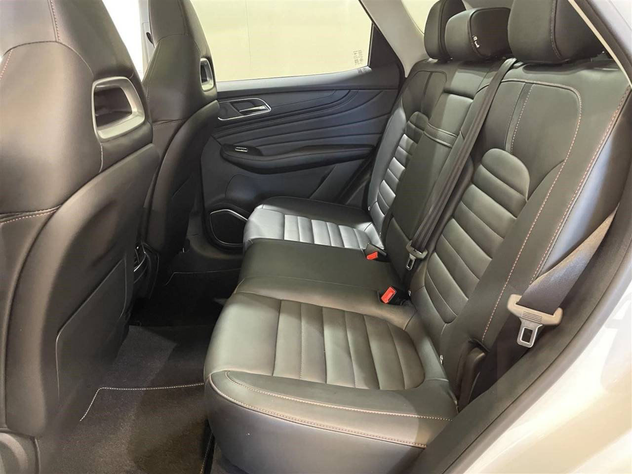 MG EHS 1.5T PHEV Luxury Dover White