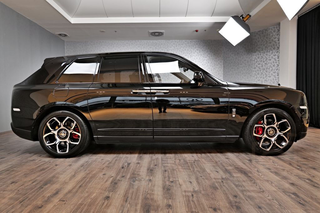 Rolls-Royce Cullinan Black Badge / PANO / MASSAGE / AUDIO