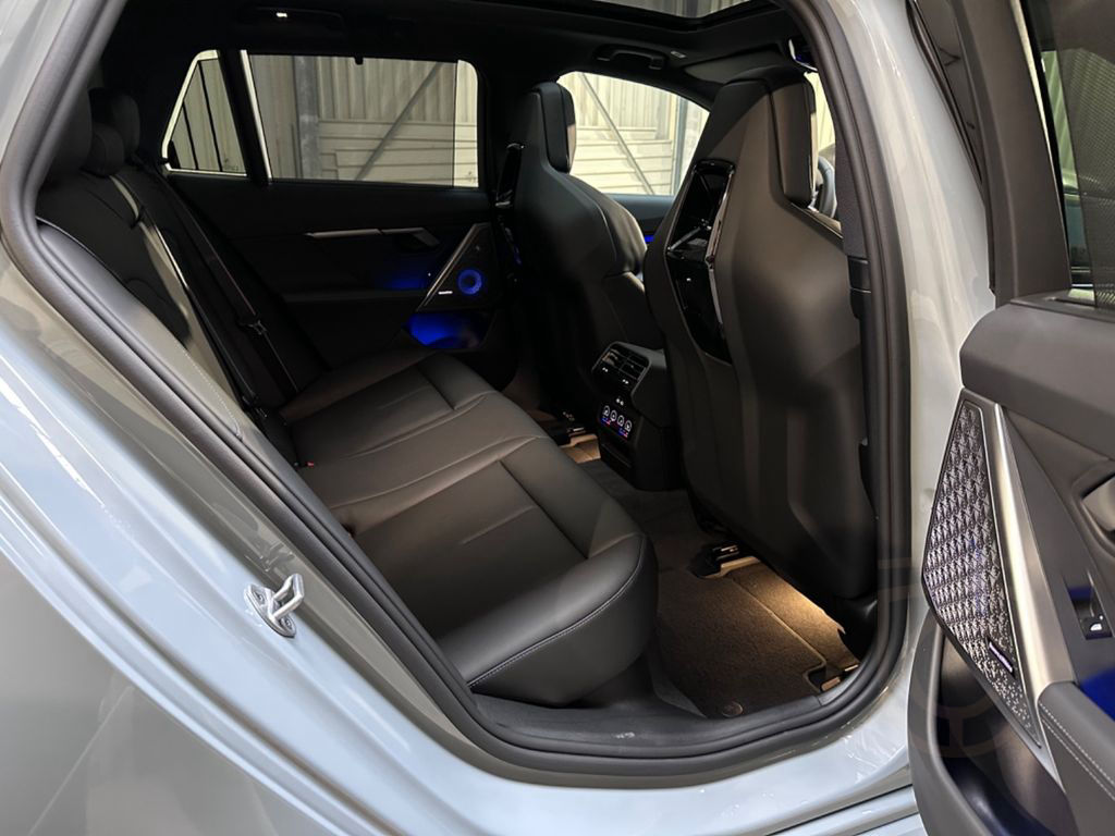 BMW M5 Plug-In Hybrid xDrive TOURING*PANO*AHK*CARBON