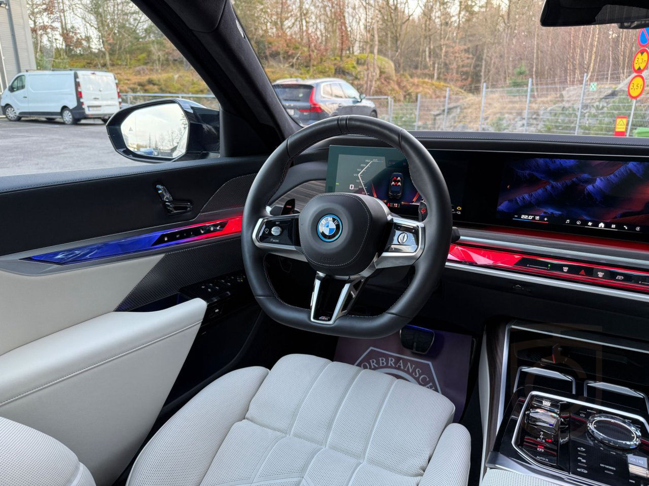 BMW M760 e xDrive M Sport Pro