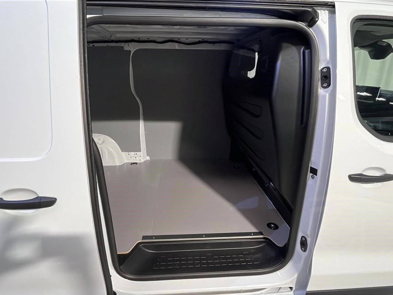 Opel Vivaro L3 145 AT8