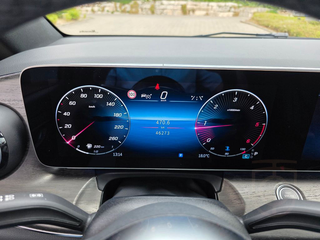 Mercedes-Benz V 300 d AVANTGARDE extralang 8-Sitzer/ Kamera