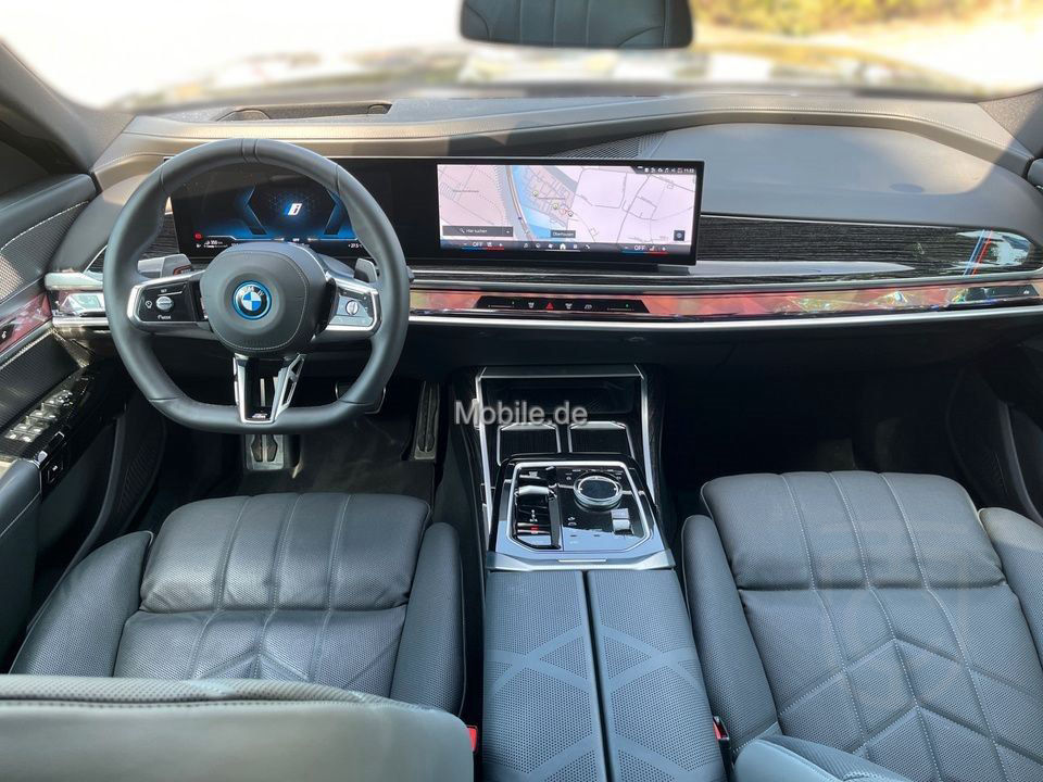 BMW 750e xDrive M Sport 21" Executive Lounge Massage