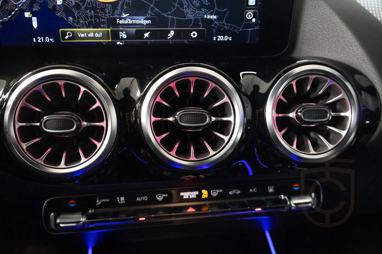 Mercedes-Benz EQA 300 4MATIC AMG PREMIUM NIGHT KEYLESS LED