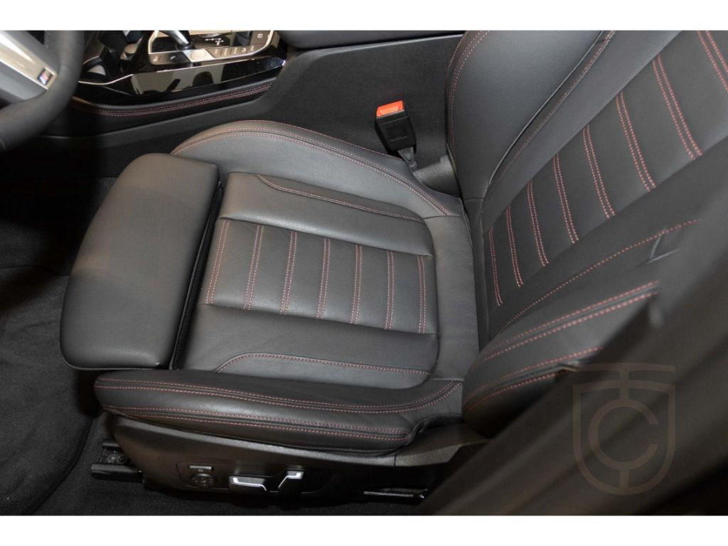 BMW X4 xDrive30dMSport+AHK+Panorama+HUD+Leder+StandH