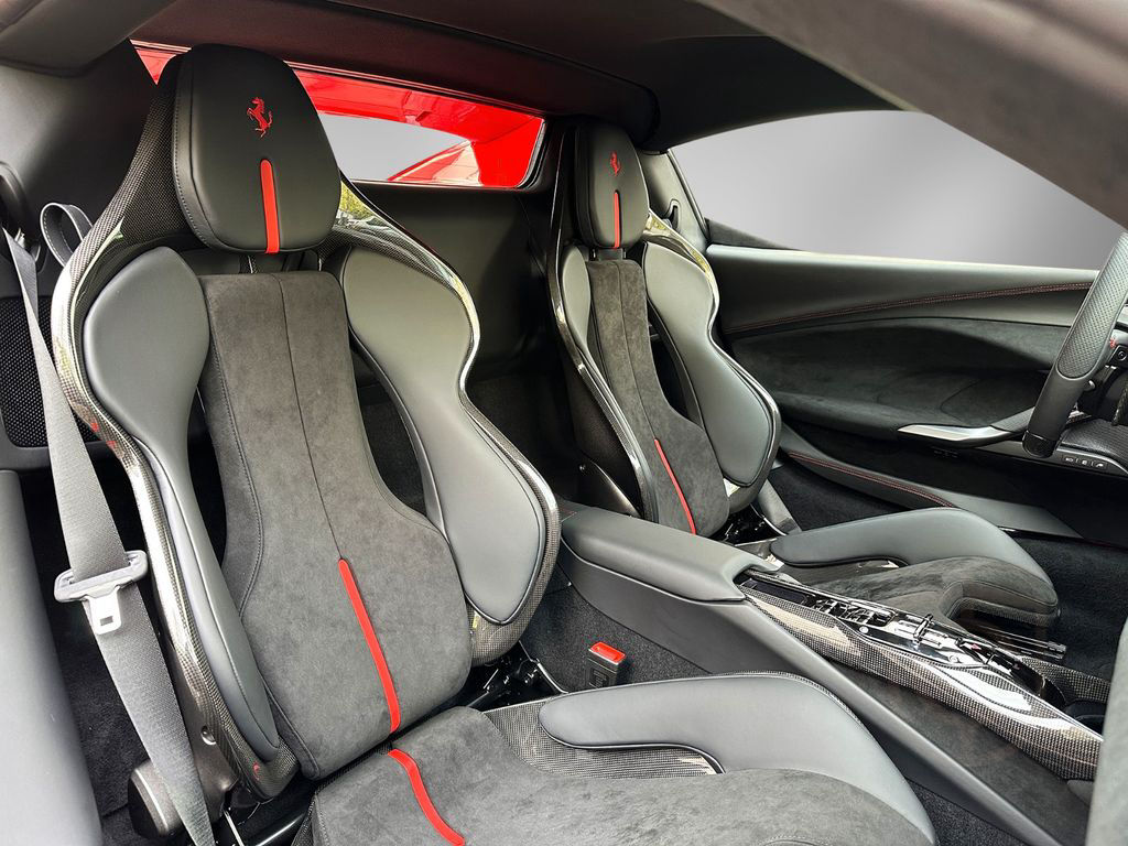 Ferrari 296 GTS Carbon Lift 20" XL Carbon Seats