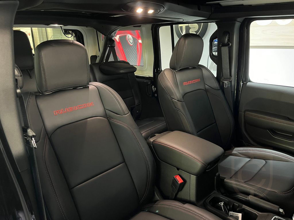 Jeep Wrangler ICE Rubicon MY24 2.0l Sky One Touch