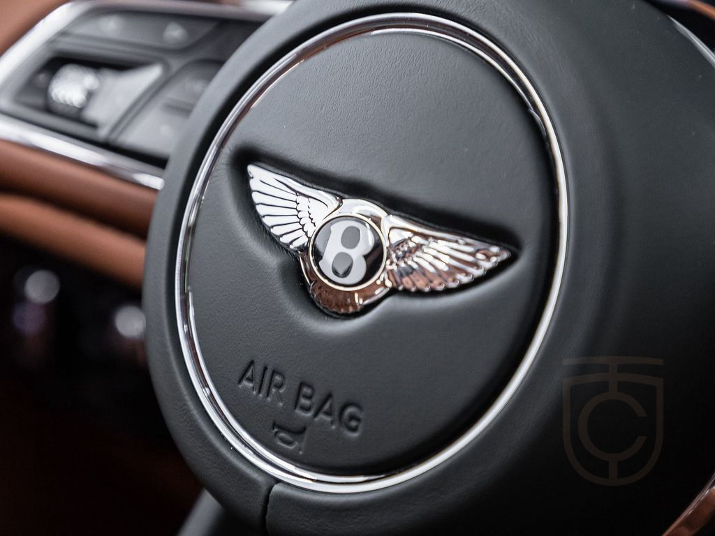 Bentley Bentayga Azure V8 BENTLEY FRANKFURT / FULL