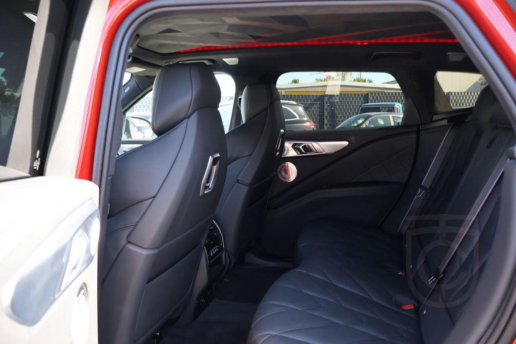 BMW XM "INDIVIDUAL" B&W-AHK-Massage-DriversP.-Iconic