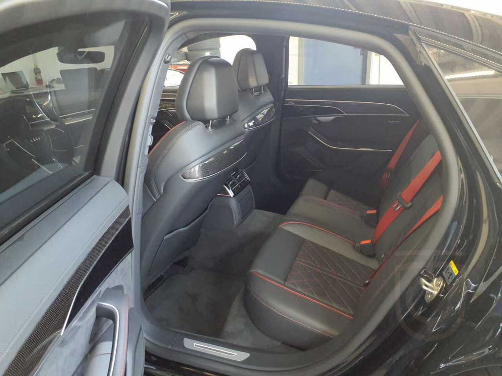 Audi S8 TFSI quattro / Pano, Standh, AHK, B&O, OLED