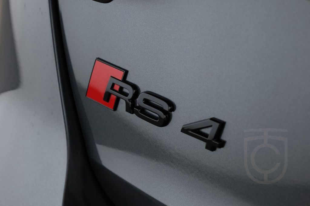 Audi RS4 Avant competition+ Matrix Pano Nav BangO Kam