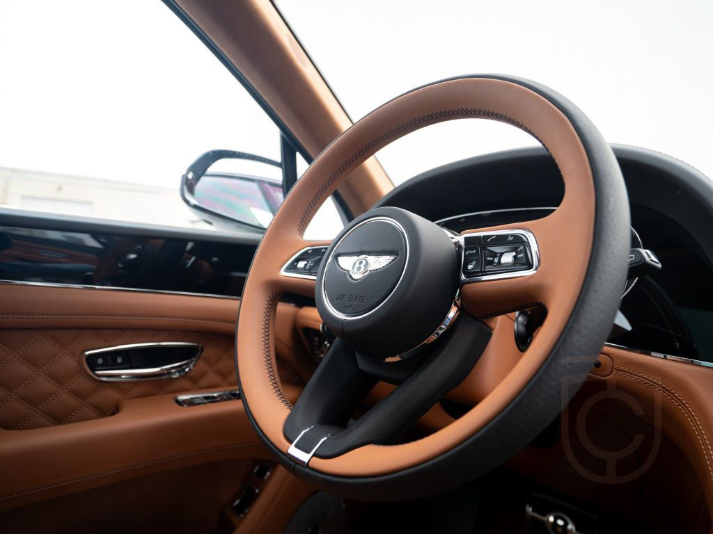 Bentley Bentayga Azure V8