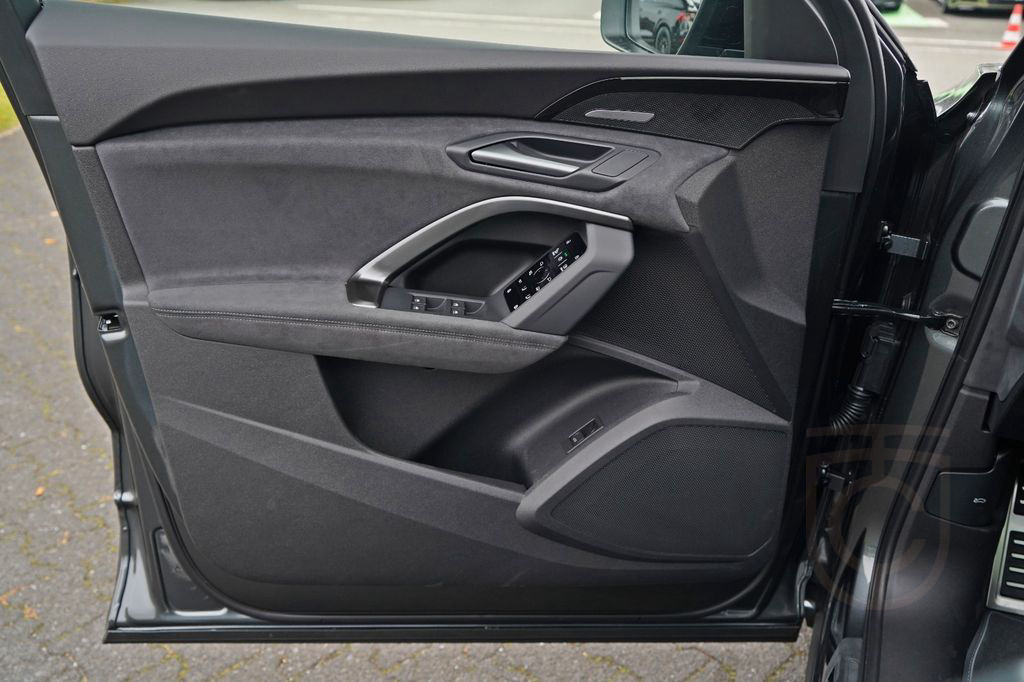 Audi SQ5 PANO LUFTFEDER TECH PRO MMI PRO STD.HZG AHK