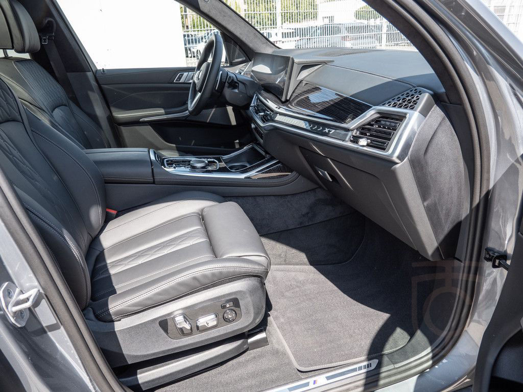 BMW X7 xDrive 40i M-Sport STANDHZG+AHK+AUTOBAHNASSIS