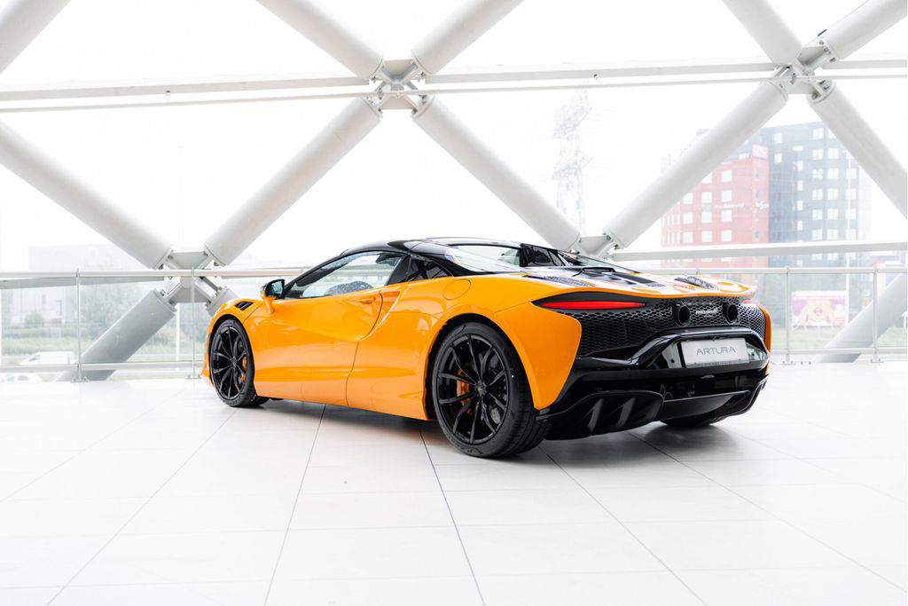 McLaren Artura Spider 3.0 V6 Plug-In | Performance | Car