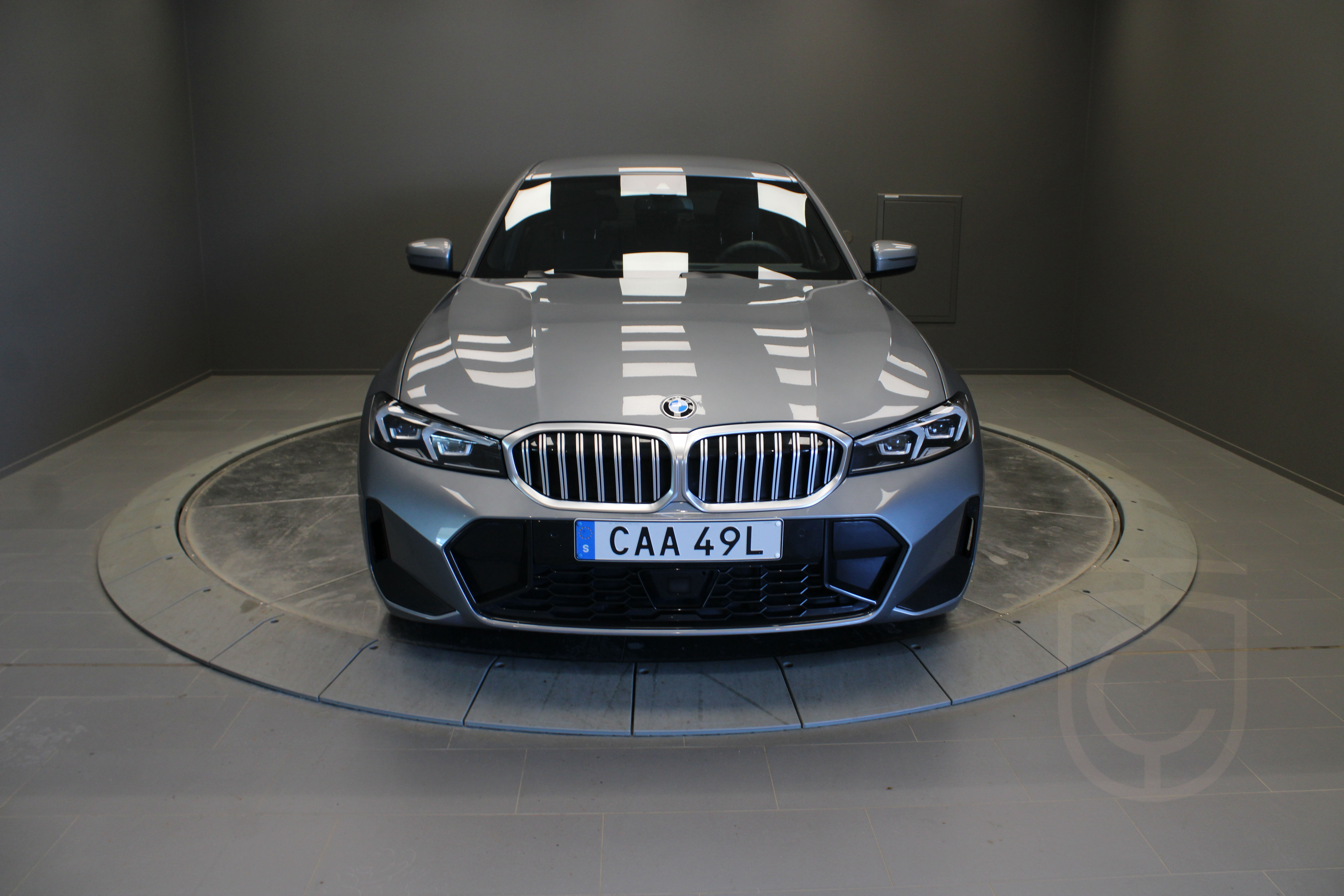 BMW 320i xDrive Sedan