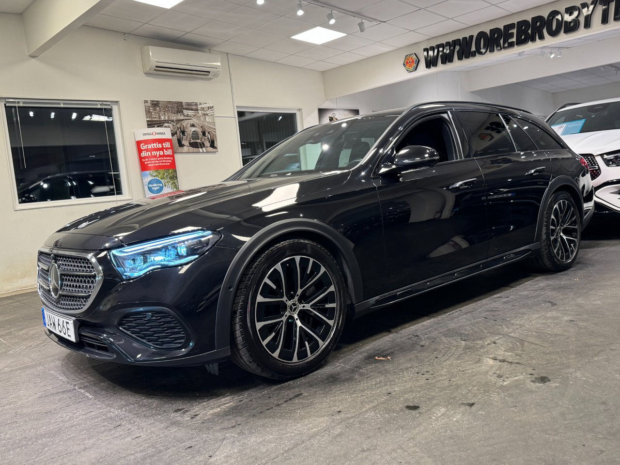 Mercedes-Benz E 300 de 4MATIC All-Terrain Driver assist