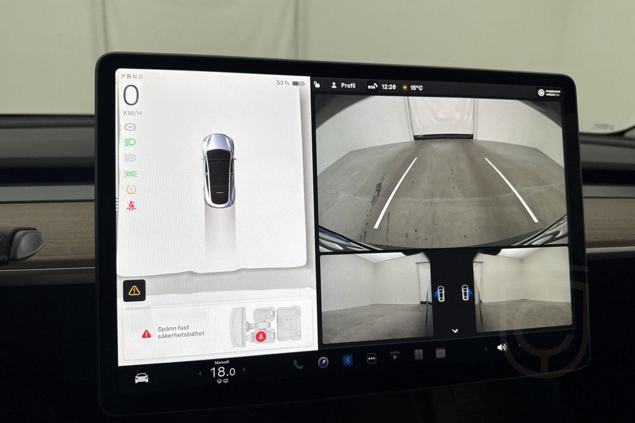 Tesla Model Y Long Range AWD Autopilot Panorama