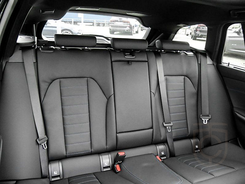 BMW 330i sDrive Touring