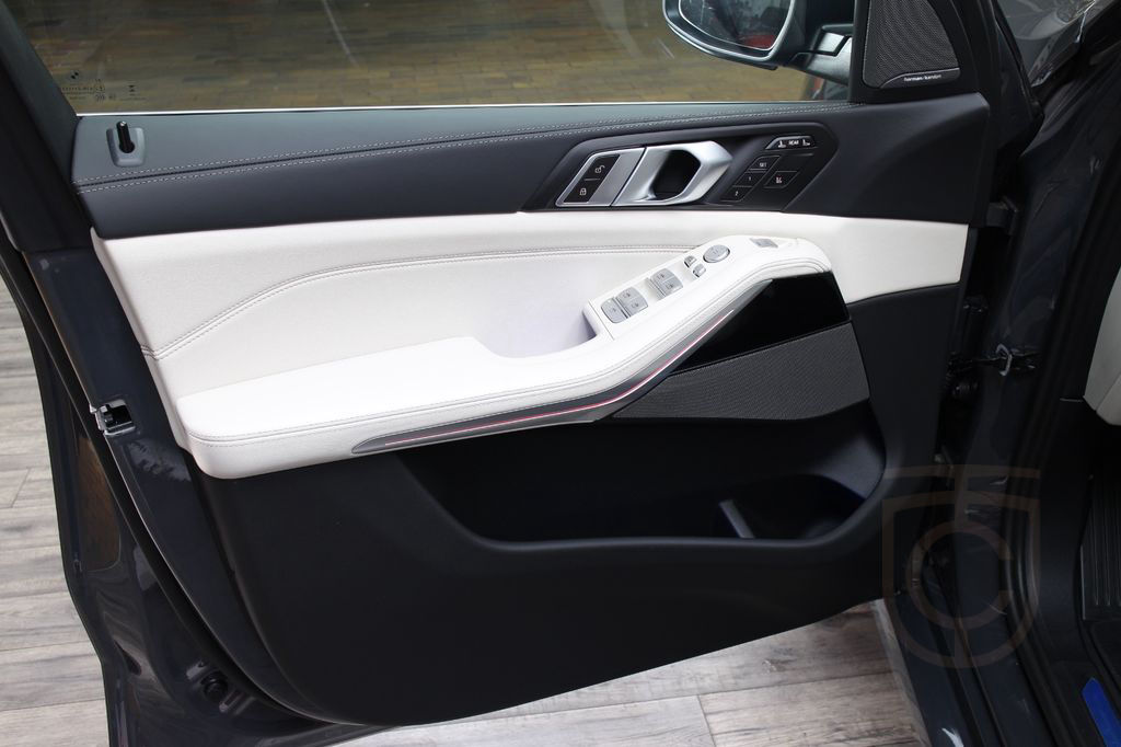BMW X7 xDrive 40 i Head Up H&K Keyless