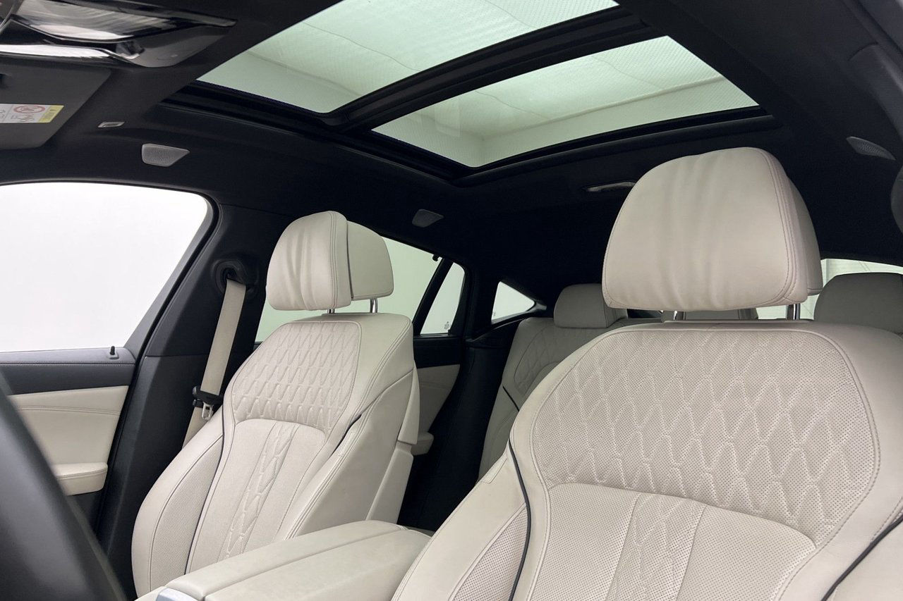 BMW X6 xDrive40i M Sport Pano B&W Sky Komfortstolar 360°