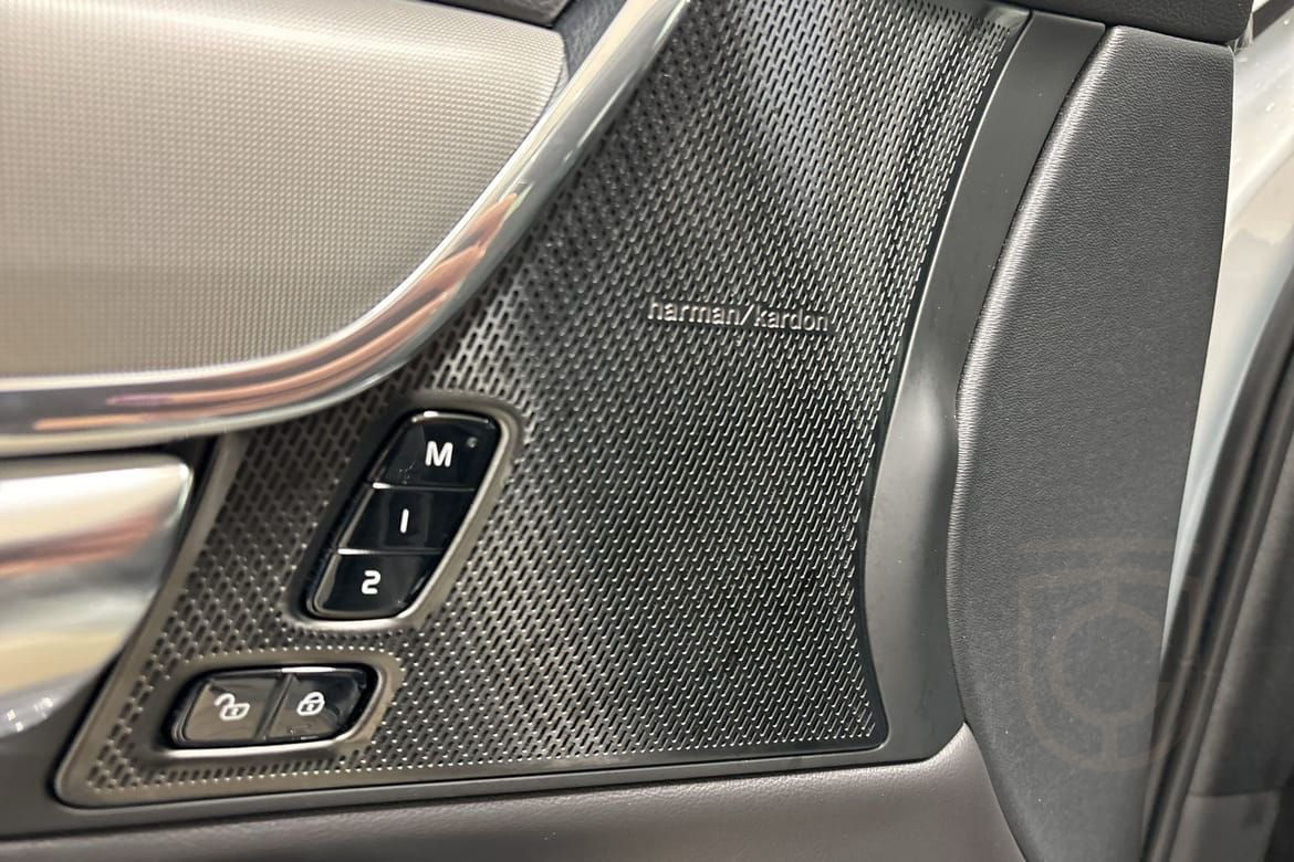 Volvo S90 Recharge T8 Ultimate Dark