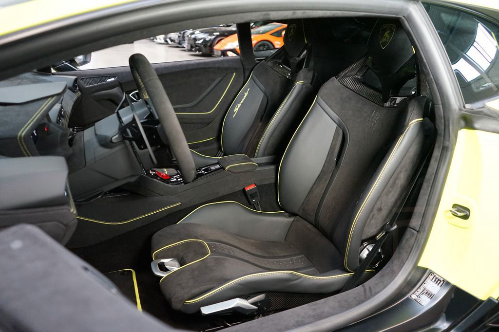 Lamborghini Huracán Sterrato*Ad-PERS*63*MATT*300.826€ NETTO