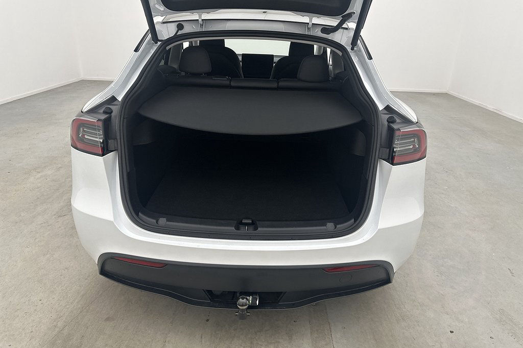 Tesla Model Y Standard Range RWD