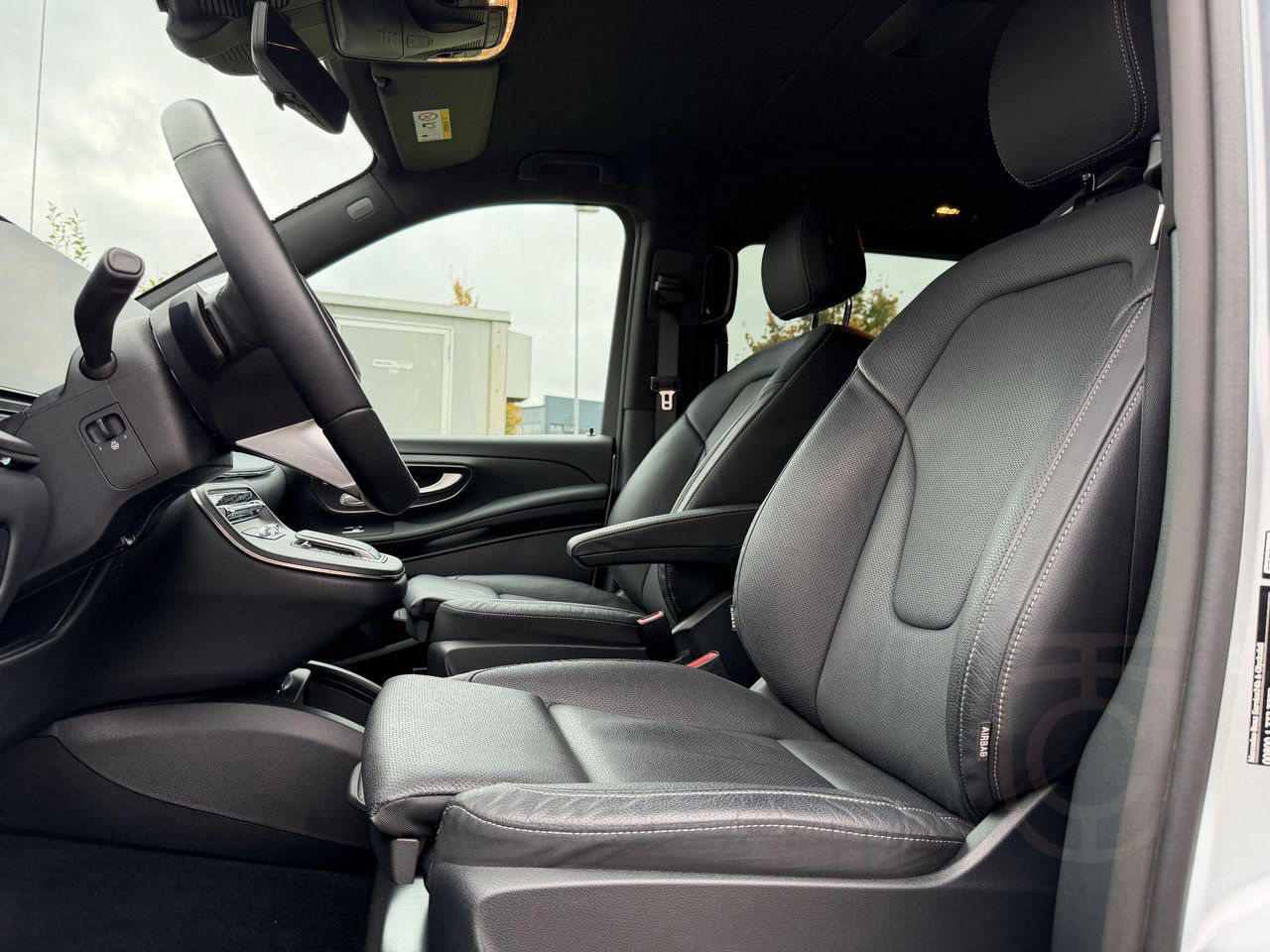 Mercedes-Benz V 300d 4MATIC 3.2t AMG Burmester 360
