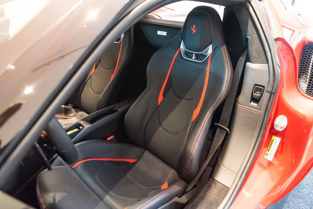 Ferrari 296 GTB *CARBON, FULL OPTIONS*