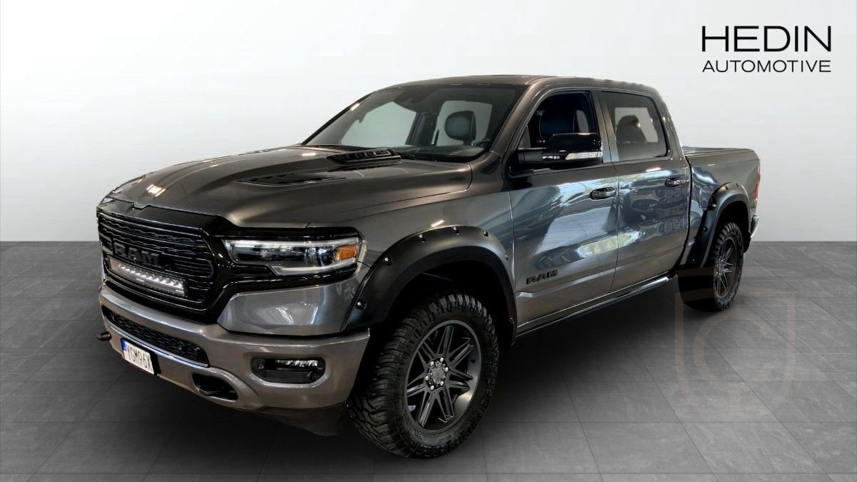 Dodge RAM 1500 Limited Crew Cab V8