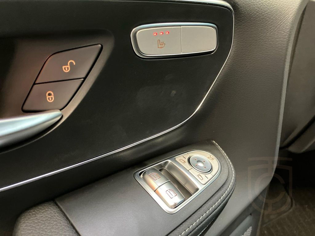 Mercedes-Benz EQV 300 L SpurW KlimaA Navi Distronic 360 PDC