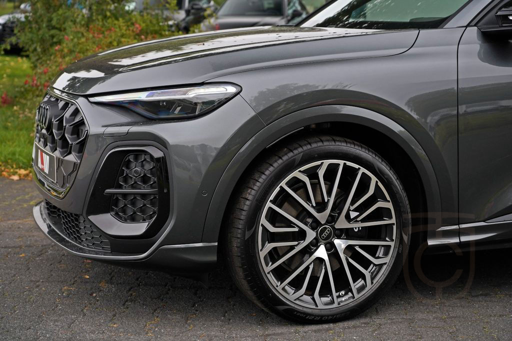 Audi SQ5 PANO LUFTFEDER TECH PRO MMI PRO STD.HZG AHK