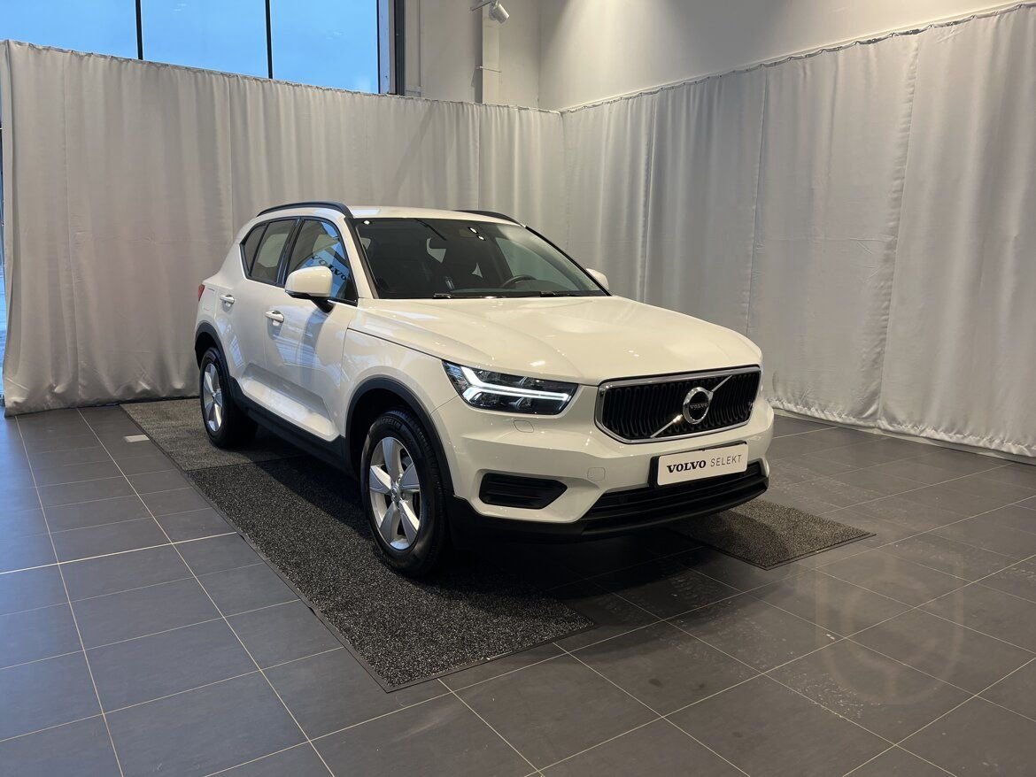 Volvo XC40 T2 FWD Momentum Core