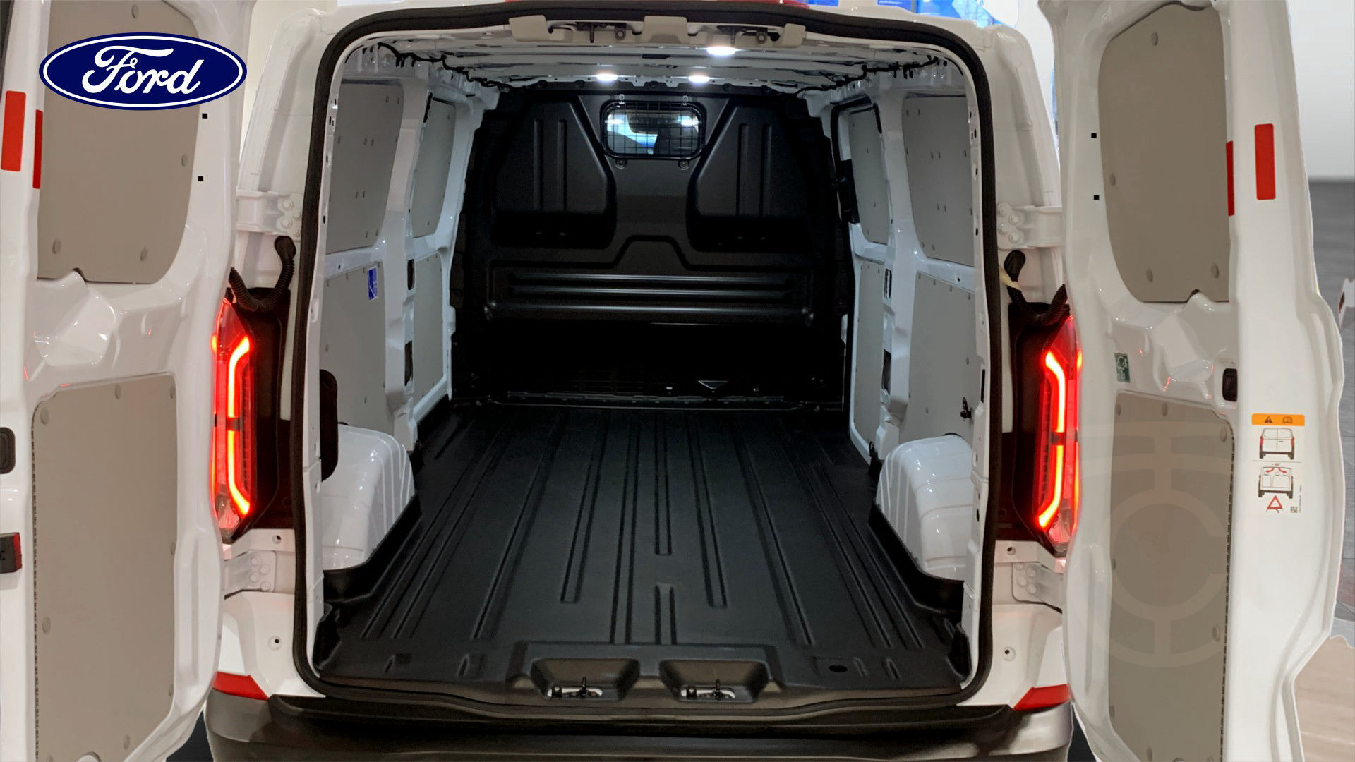 Ford E-Transit Custom 320