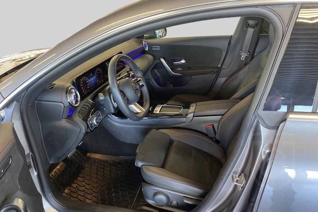 Mercedes-Benz CLA 200  AMG-Line Advanced Plus