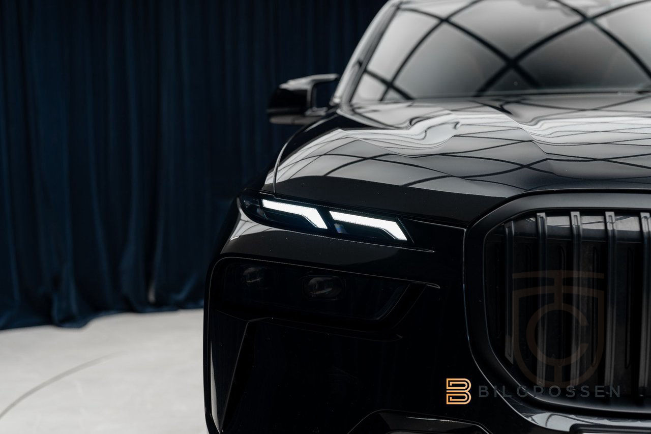 BMW X7 M60i
