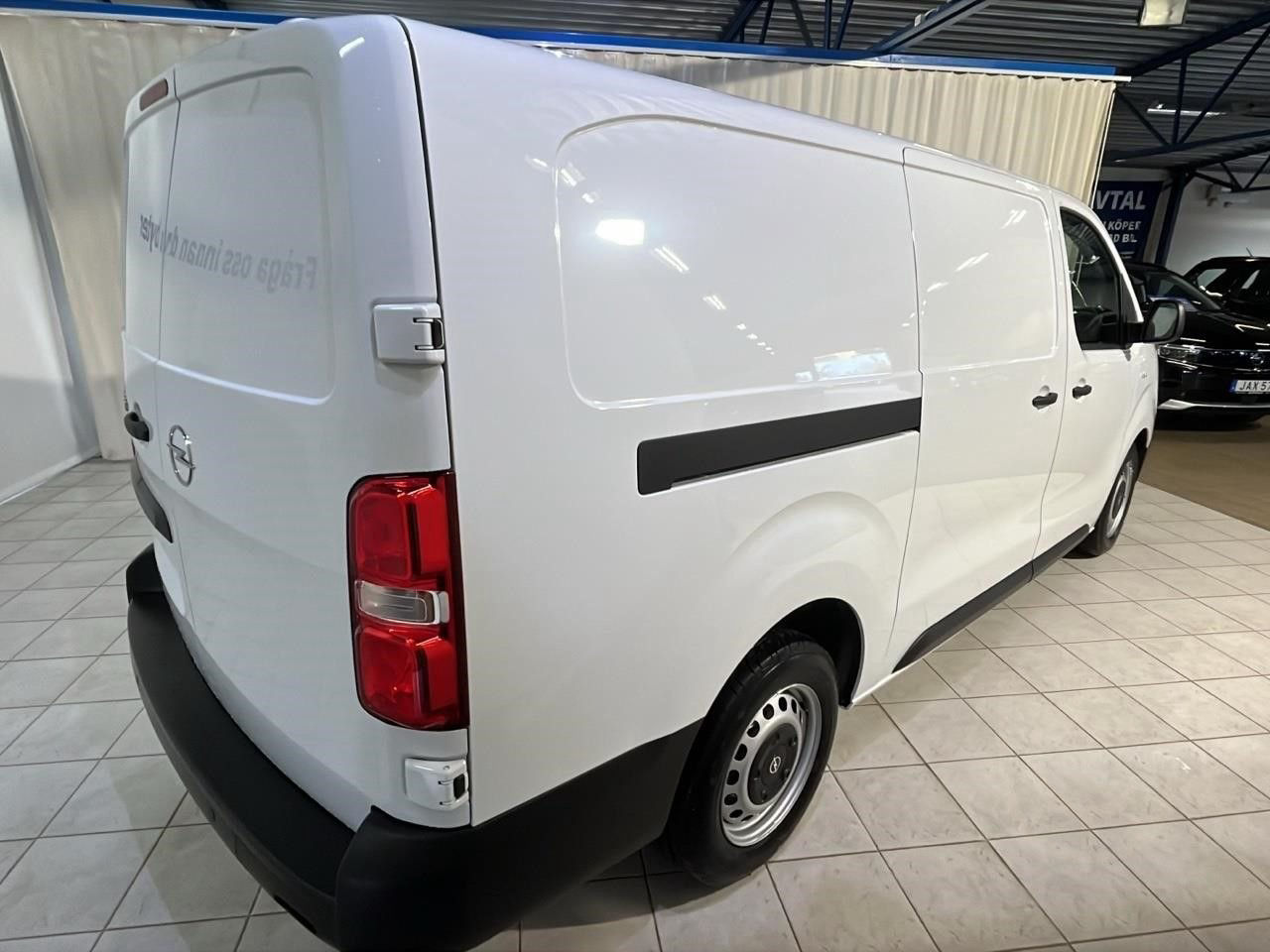 Opel Vivaro L3 145 AT8