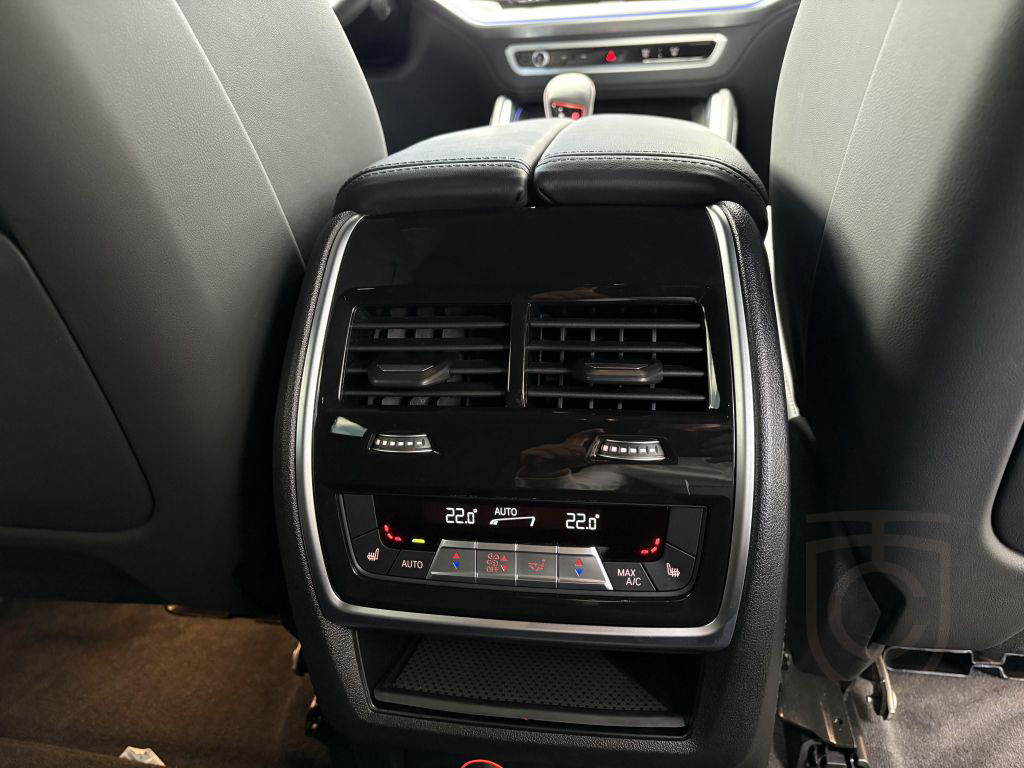 BMW XM 50e DA Prof PA+ Softcl. Massa. H/K HuD 23"LM