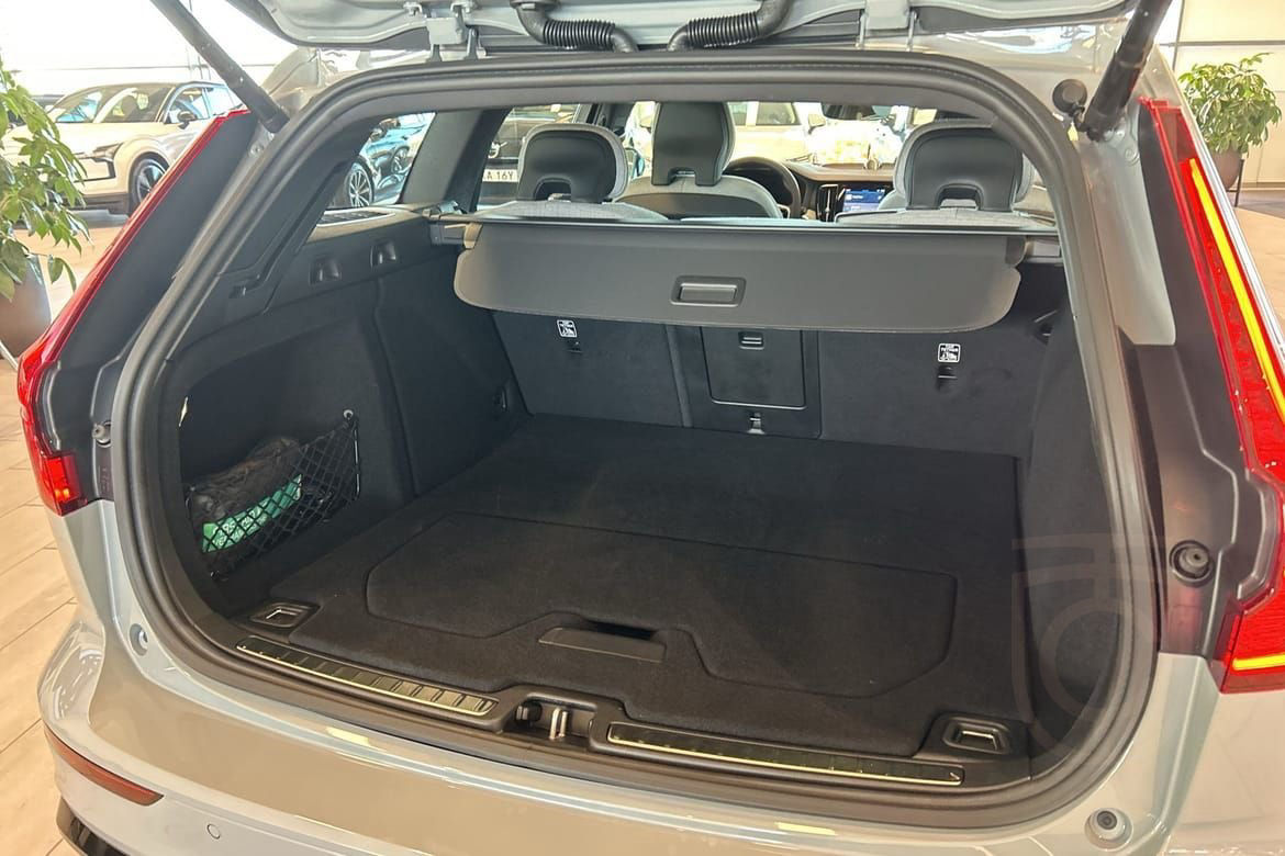 Volvo V60 Recharge T6 Ultimate Dark B