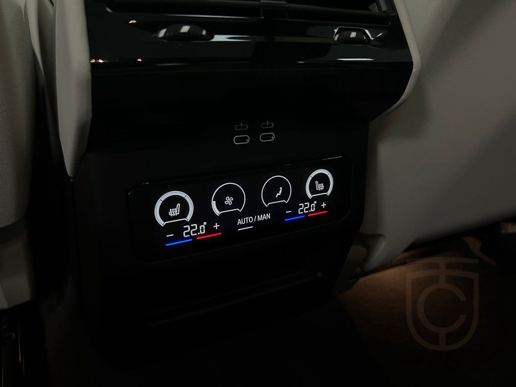 BMW 540 d xDrive M-Sport*HUD*PANO*B&W*KEYL*AHK*360°