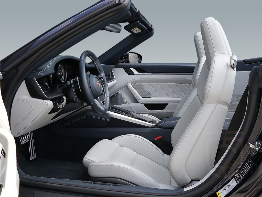 Porsche 992 911 Turbo S Cabrio Leder-crema Burmester