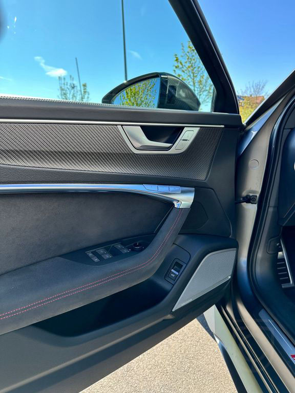 Audi RS6 PERFORMANCE 4.0 TFSI quattro MATT ALCANTARA