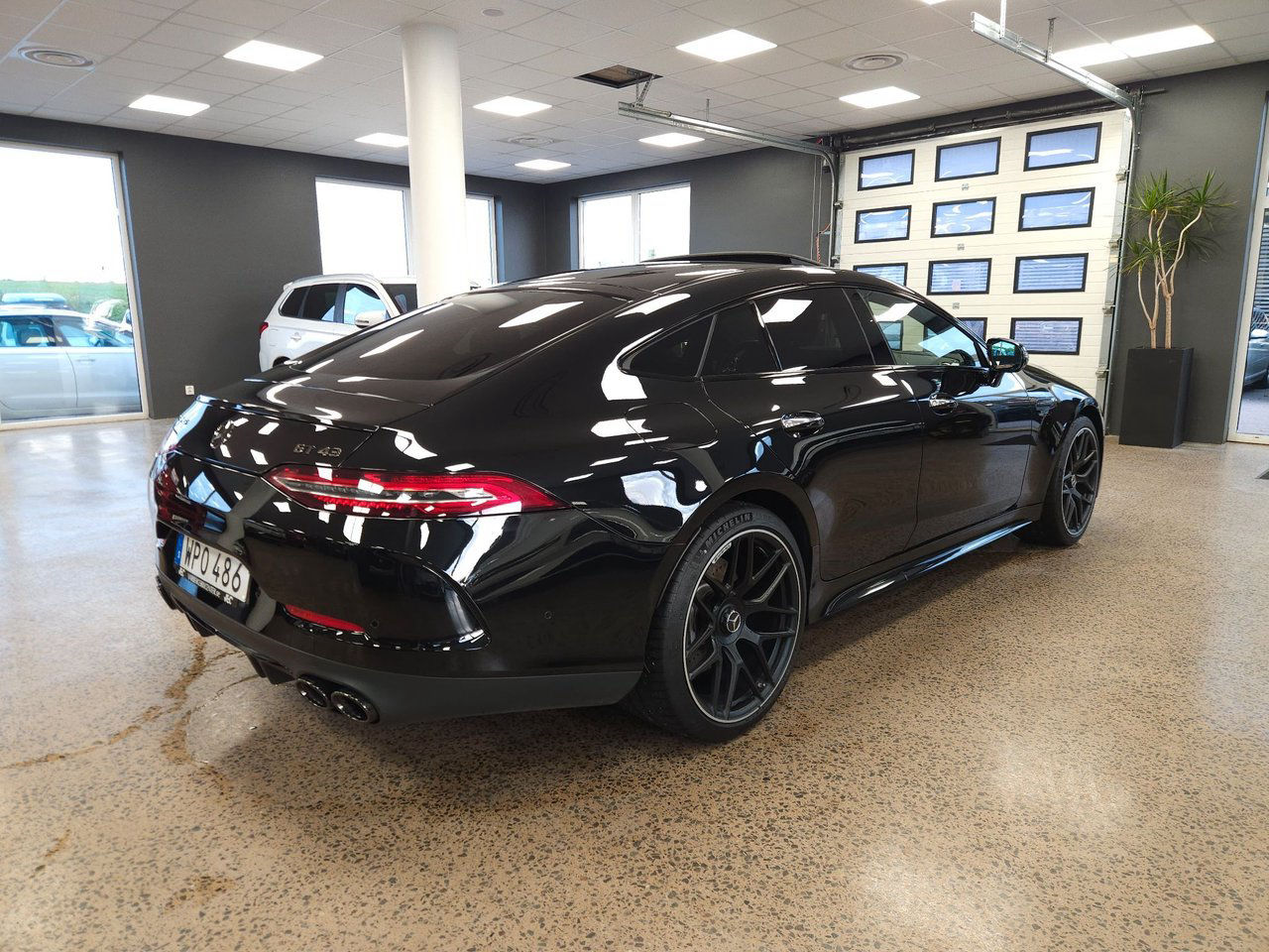 Mercedes-Benz AMG GT 4 43 4MATIC+ Burmester