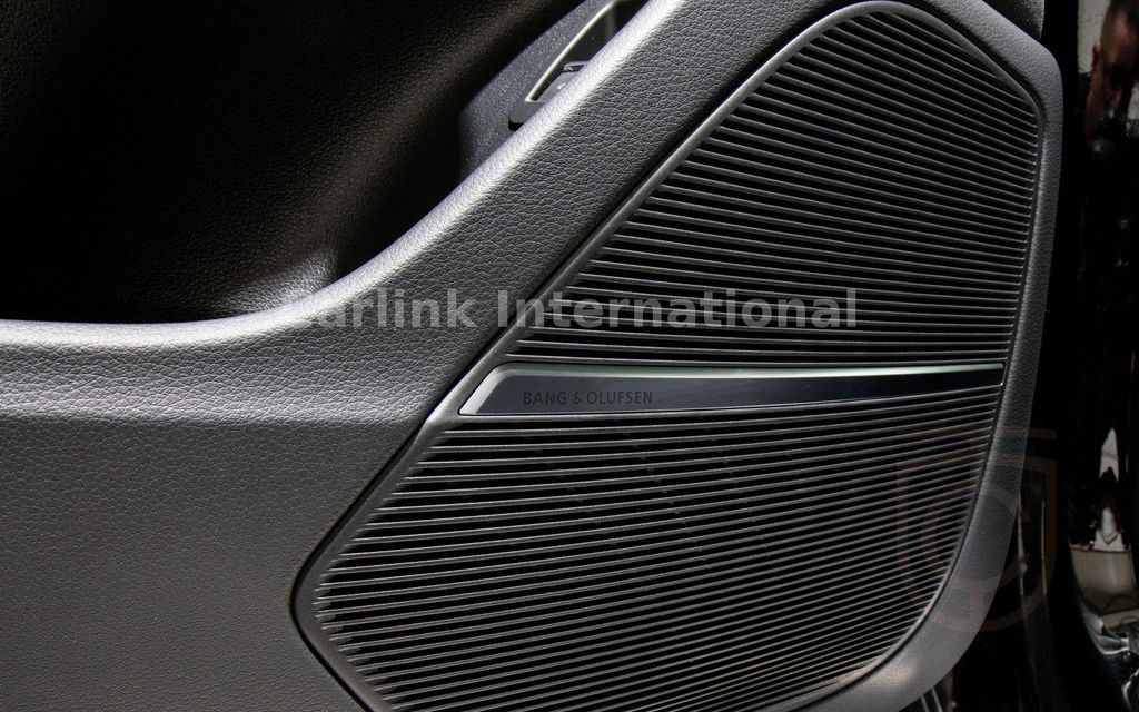 Audi RSQ8 PERFORMANCE-KERAMIK-AHK-SITZBELUFT.OLED