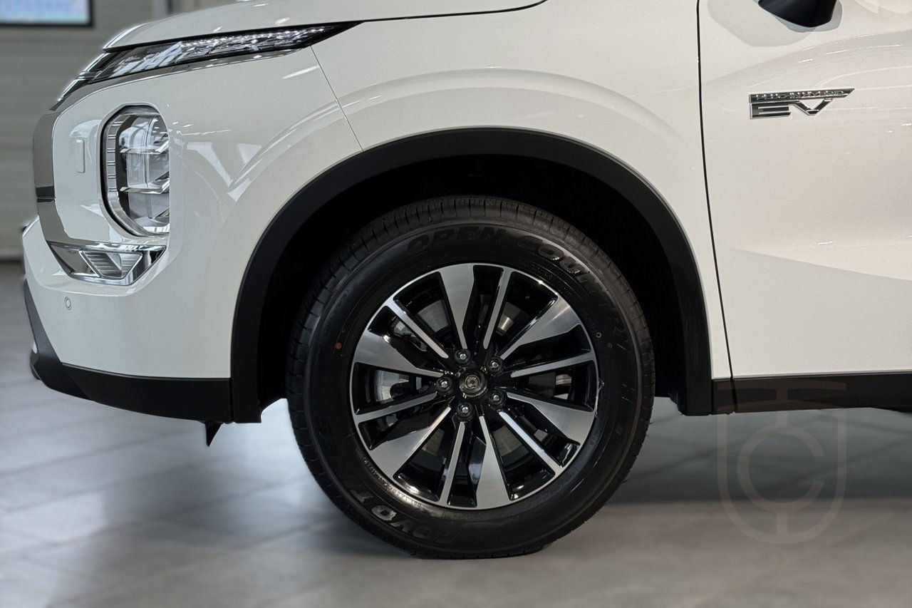 Mitsubishi Outlander Invite PHEV