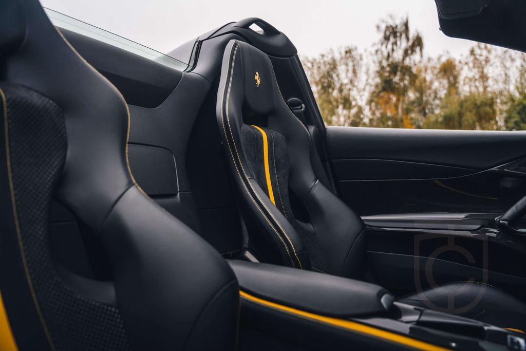 Ferrari 812 GTS Atelier/ Viola Hong Kong / Carbon / VAT