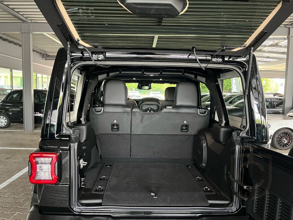Jeep Wrangler Sahara 2.0 Benzin ***Schiebedach***