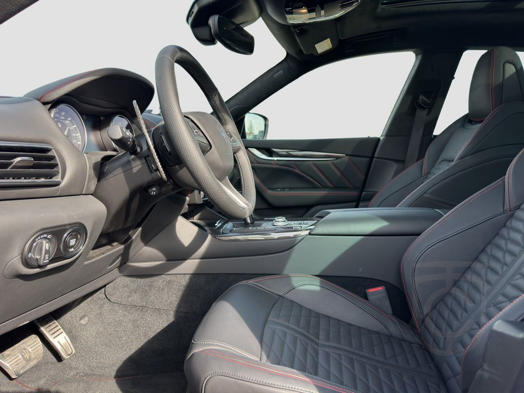 Maserati Levante V8 Trofeo MY23+Pano+Fahrassistenz-Paket