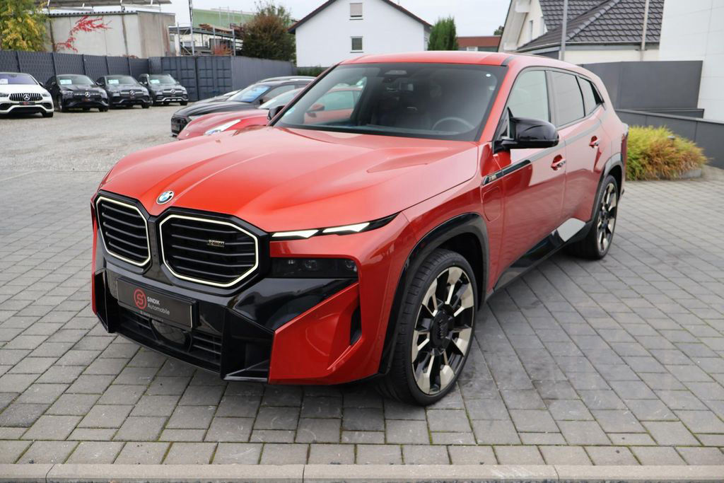 BMW XM "INDIVIDUAL" B&W-AHK-Massage-DriversP.-Iconic